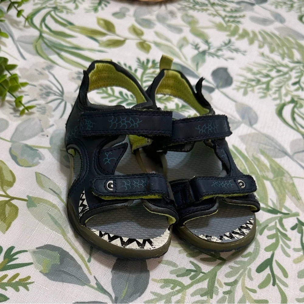 Carter's Toddler Boy Strap Open Toe Shark Theme Sandals Size 8